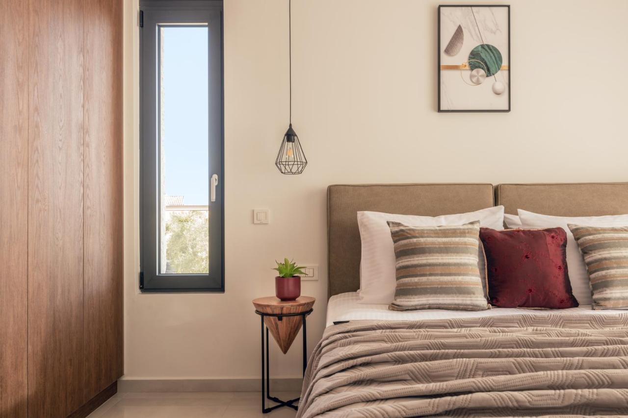 Solis Ortus Villa! Kalamaki  Luaran gambar